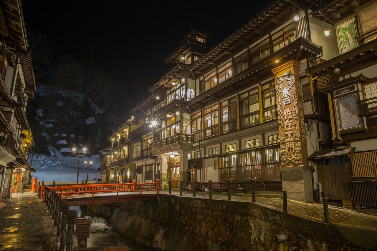 銀山温泉 - Ginzan Hot Springs Featured Image